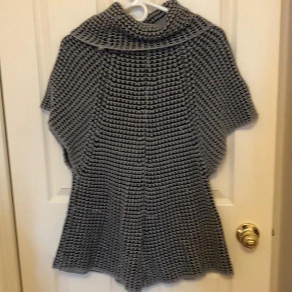 Sweater - Long - Picture 2 of 2